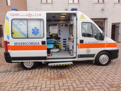Ambulanze, autovetture, autofunebre per servizi sociali a Camucia Cortona
